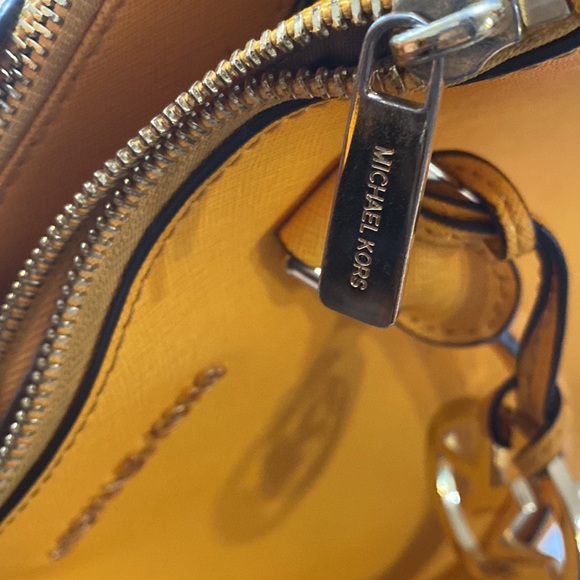 Michael Kors hand bag - Picture 8 of 8
